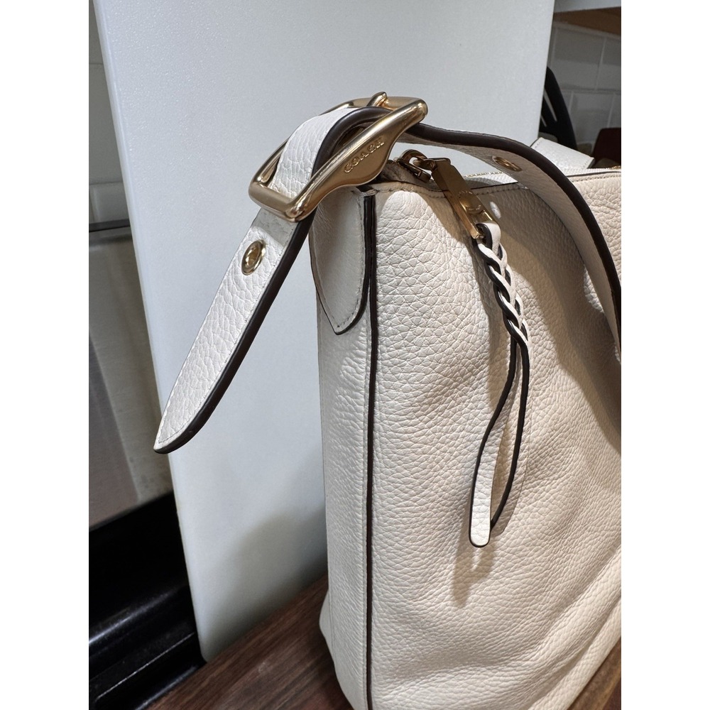 COACH C2818 Val‎ Duffle Pebble Leather Shoulder Bag Purse Chalk White Women's - Picture 2 of 16